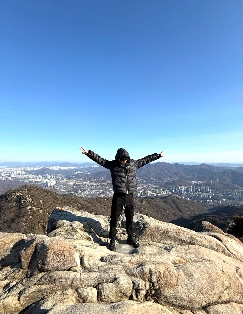 seokjinbit's tweet image. NAMJOON HAS POSTED ON INSTAGRAM

MY HANDSOME DARLING