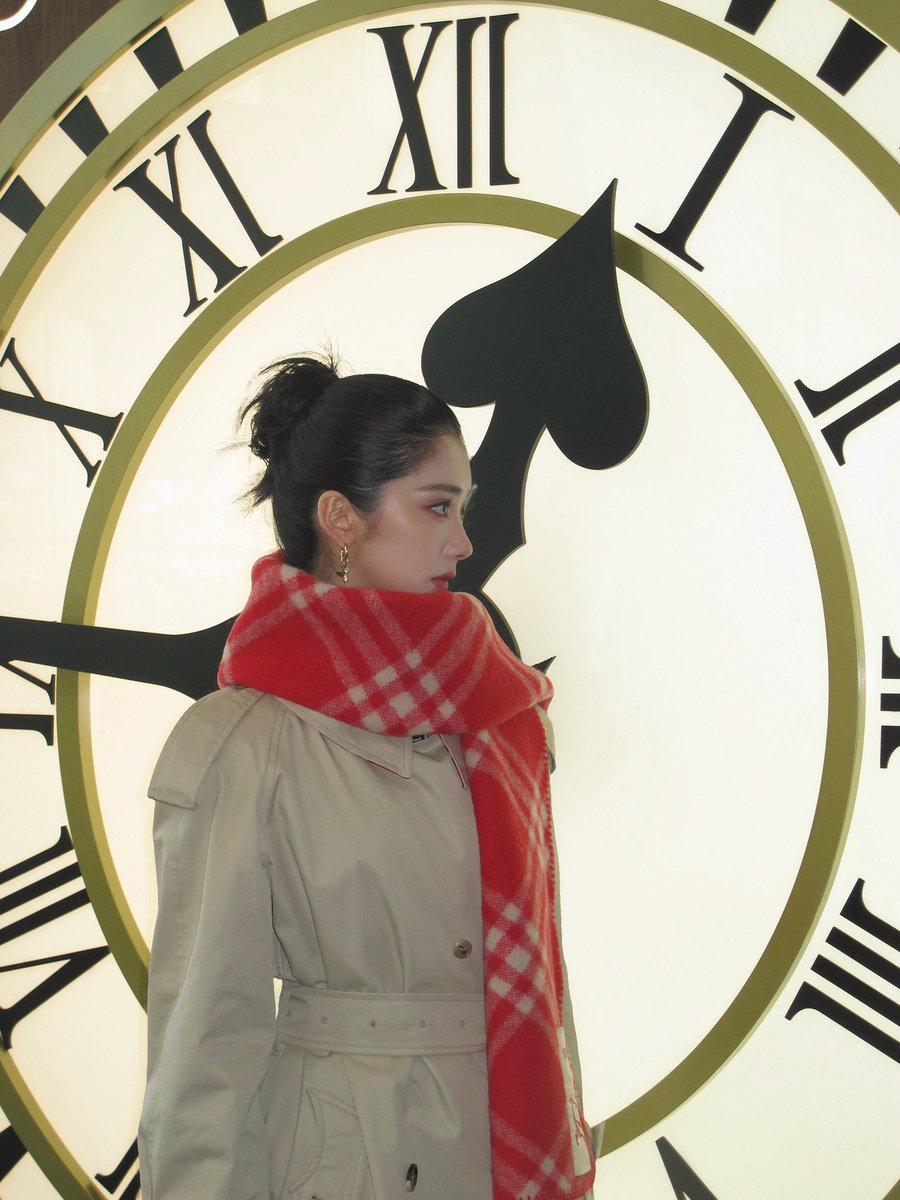 260116 헤어쌤 샤오홍슈

강아지랑 잇는 사진 또 올라왓듀듀...😻
(중복제외)

#왕영로 #王影璐 #WangYinglu