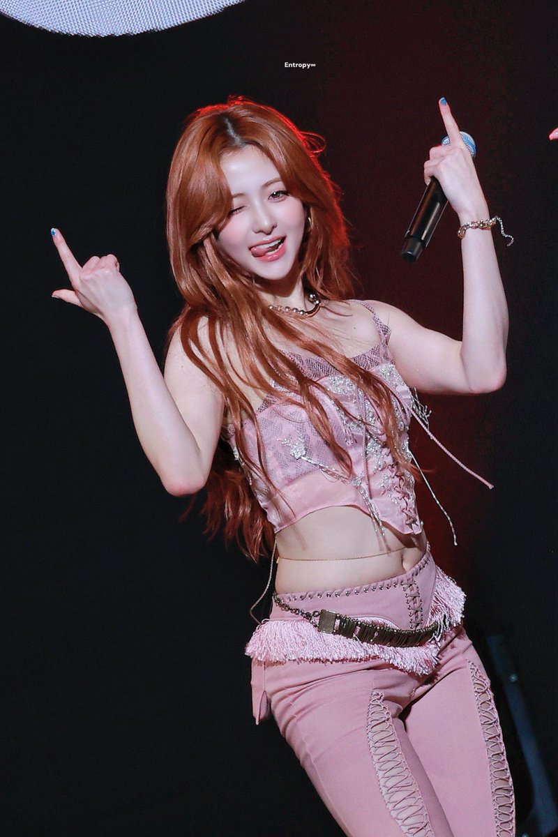 s39hyewonnn's tweet image. この日のLE SSERAFIMさんの作画が良すぎる