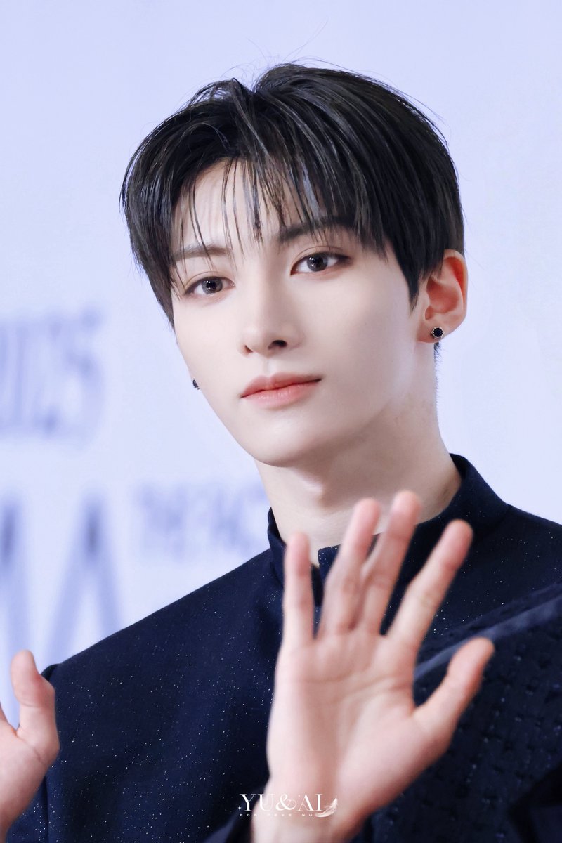 yuandai0427's tweet image. 250920 TMA Red Carpet HQ4

いつか、
また来てください…

ずっと、
待ってるよ。

#NEXZ #YU 
#유우 #ユウ
#넥스지 #ネクスジ