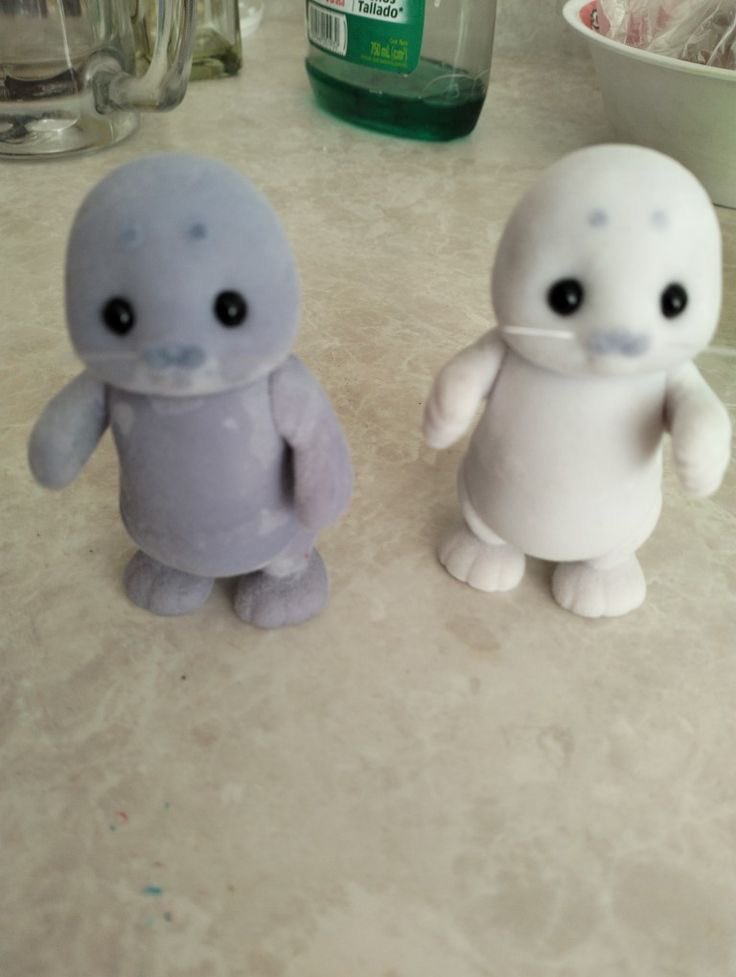 OKcomputir's tweet image. guys commission me so i can buy calico critter seal