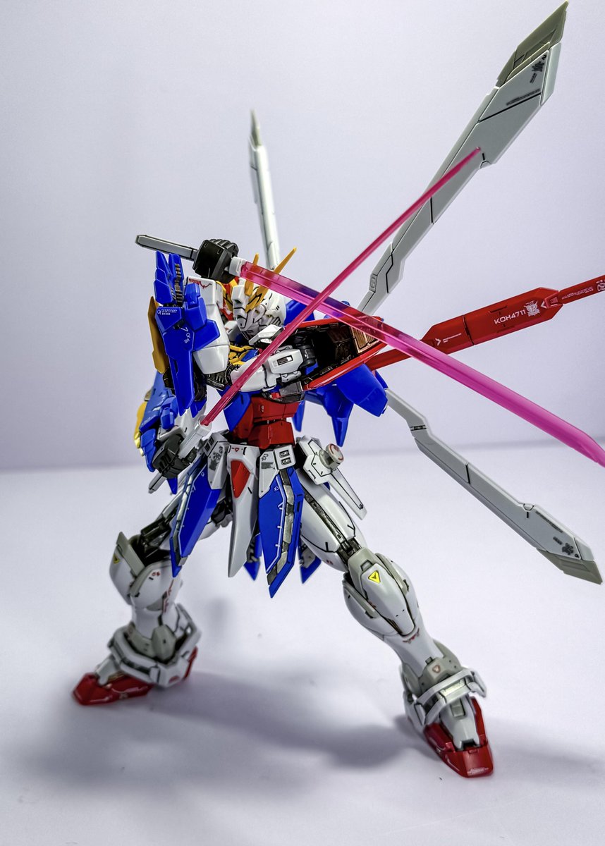 dfdfedfa's tweet image. こんなにかっこいいガンダムを、拒める人なんていません。