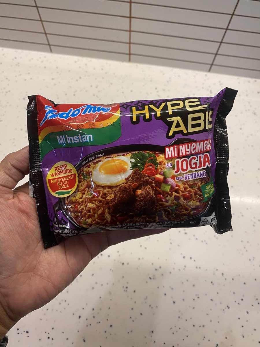 Siapa yang udah nyobain Indomie Hype Abis Mi Nyemek ala Jogja rasa Rendang???

Bisa-bisanya Indomie collab sama Warmindo Mi Nyemekee Bu Siti Jogja. Hype abissss. Sampe didatengin langsung sama Axton Salim, penasaran ga seh?

Pas gua cobain nyemeknya dapet bgt lagi. Legit gurih
