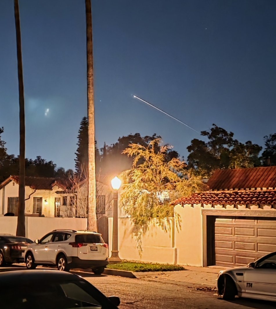 I went out last night to witness the return of Crew-11. Was pretty cool to see and you could hear the sonic boom!