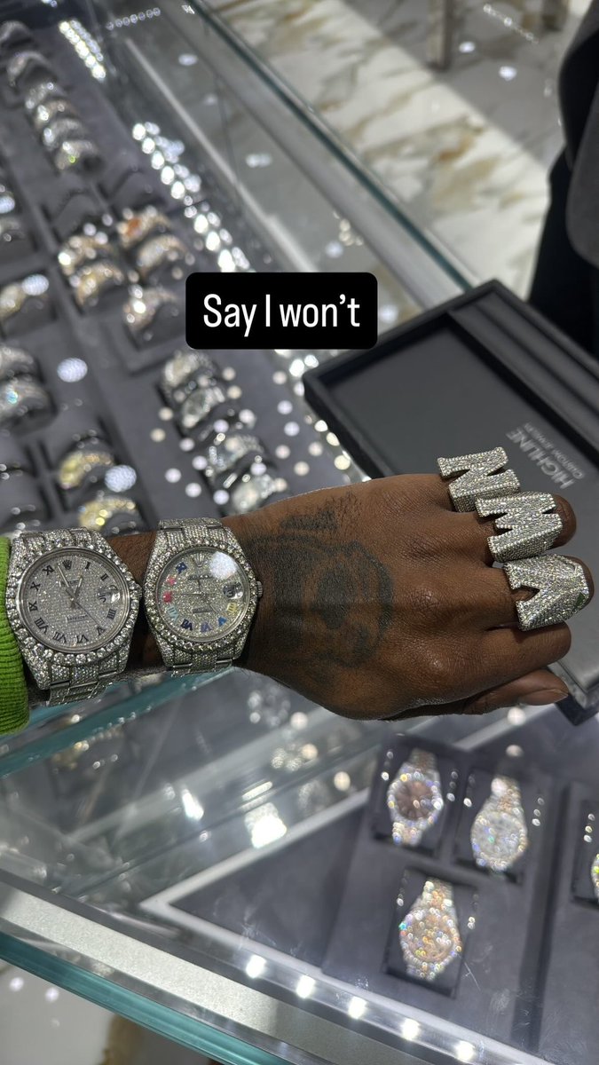 DaBoii___'s tweet image. Overly turnt 🤞🏾