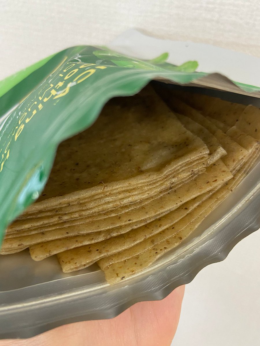 これドンキでよく売り切れだけど、
ニキビ薬ですか？ってくらいの速さで肌荒れニキビ消し去ってくれるからガチおすすめ😭

生理前のえぐい肌荒れの時でも翌日には炎症赤み引いて、大ニキビも2日くらいで綺麗に治るよ。