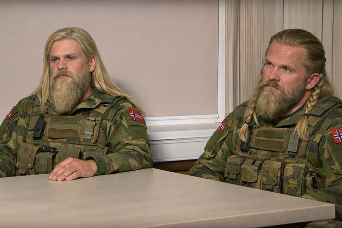 Те самые два норвежских солдата в Гренландии⁠