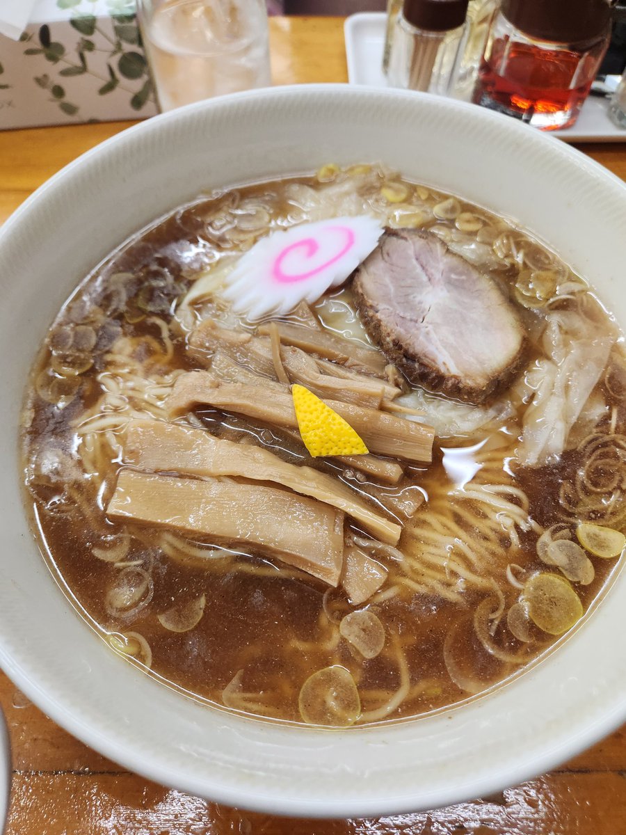 ibiru's tweet image. 勝やのワンタン麺美味しかった。次は麺かためにしてみよう #梅ケ丘ランチ