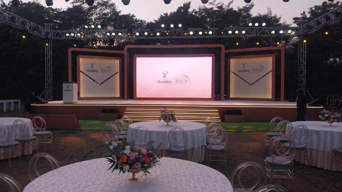 TeleprompterSo2's tweet image. Professional teleprompter support provided for the Glenfiddich Oldest Whisky event.

#Glenfiddich #Teleprompter #LuxuryEvent