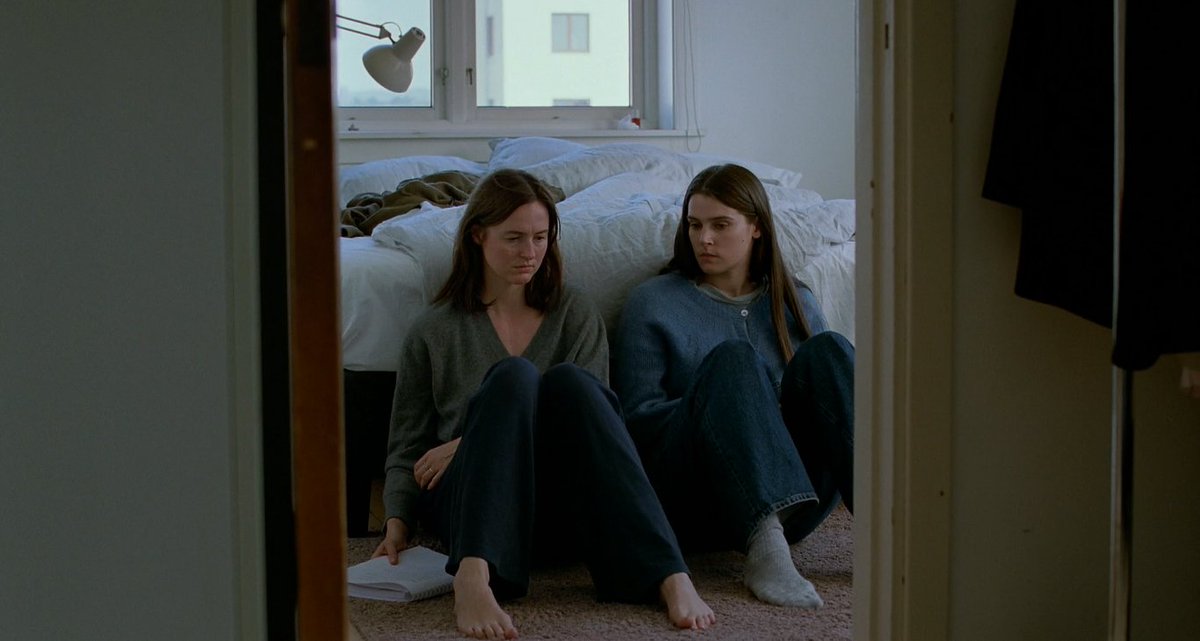 screenscaps's tweet photo. sentimental value (2025) dir. joachim trier https://t.co/qHWB7khlpV