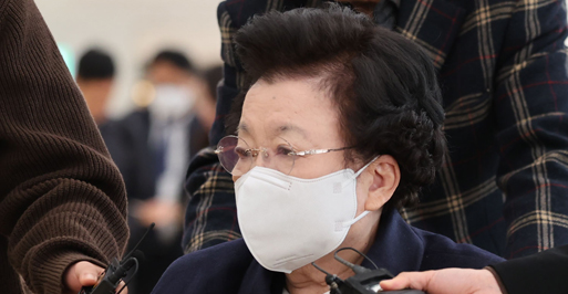 newsis's tweet image. [단독]'김건희 관련 내용 삭제' 이배용 비서·기사, 벌금형 약식명령
newsis.com/view/NISX20260…