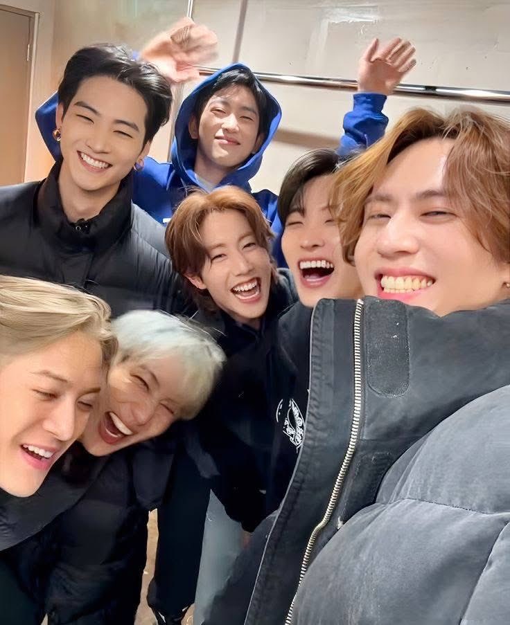 12 ปีแล้วสินะที่พวกนายอยู่ด้วยกัน ขอบคุณนะที่มีพวกนายบนโลกใบนี้ ระหว่างนายกับพวกเราคือจักรวาลของความรักที่หมุนโคจรอยู่รอบๆและแวะมาเจอกันตลอดเวลา ตอนนี้ดาวทั้ง 7 ดวงได้ออกเดินทางเพื่อรอวันที่จะหมุนโคจรมารวมกันอีกครั้ง อากาเซ่ก็จะรอดาวทั้ง 7