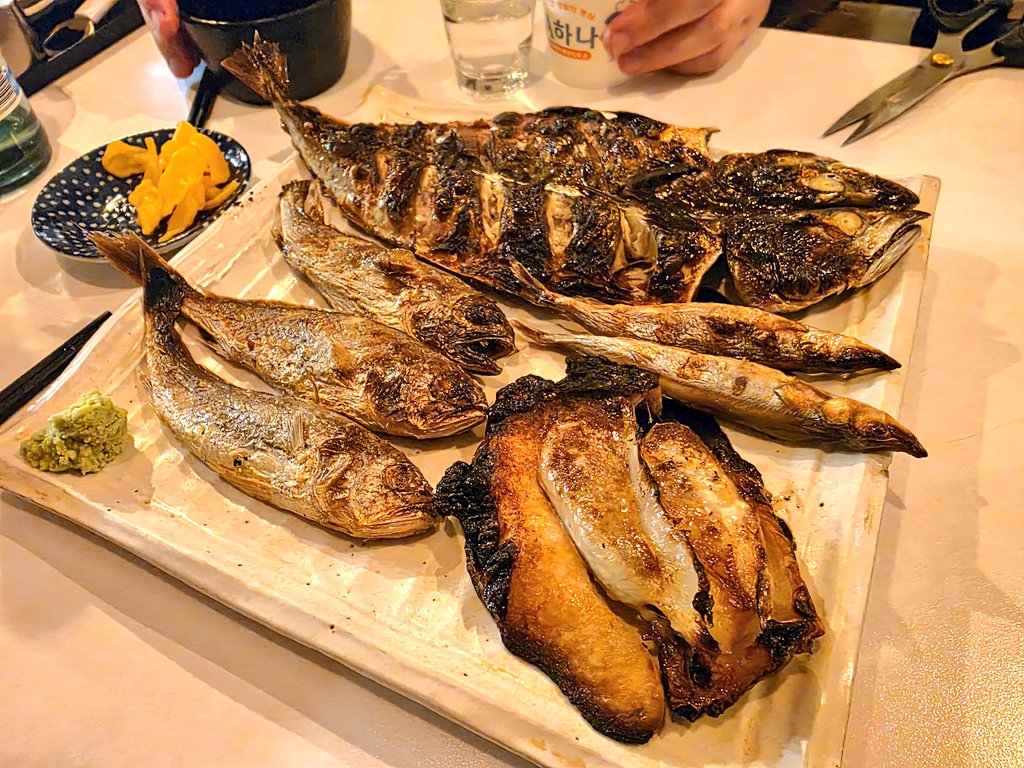 이번주 수요미식회는 로컬푸드(역곡)에서 즐겨보았습니다.
오무야카레 예전보다 맛이 좀 떨어진 느낌 그래도 여전히 역곡서 먹는카레중엔 얘가 젤 맛있는듯.
저녘은 남역곡에서 1,2차 달림 알탕이 찐이였는데 사진을 안찍었넴