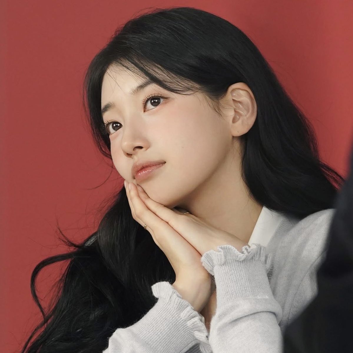 suzychanluv's tweet photo. 수지언니 그렇게 안 봤는데 이얼굴로 울면서 애교라니 ㄴㅁ 무섭다 진짜 오만여자들 다 넘어갈 것 같아서 제일 무서움 https://t.co/M1b8XEN6Ju
