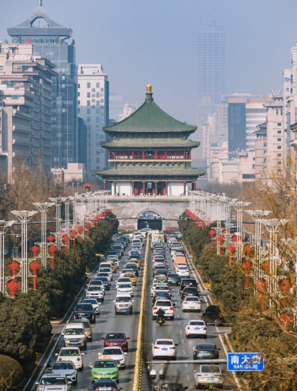 vxuc55cx's tweet photo. 西安城墻-中國現存規模zui大、保存完整的古代城垣之壹，周長約13.7公裏，目前有8個可以登上的城門，其中四座主城門：長樂門、永寧門、安定門、安遠門，寓意“長安永安” https://t.co/BMifWXFOJo