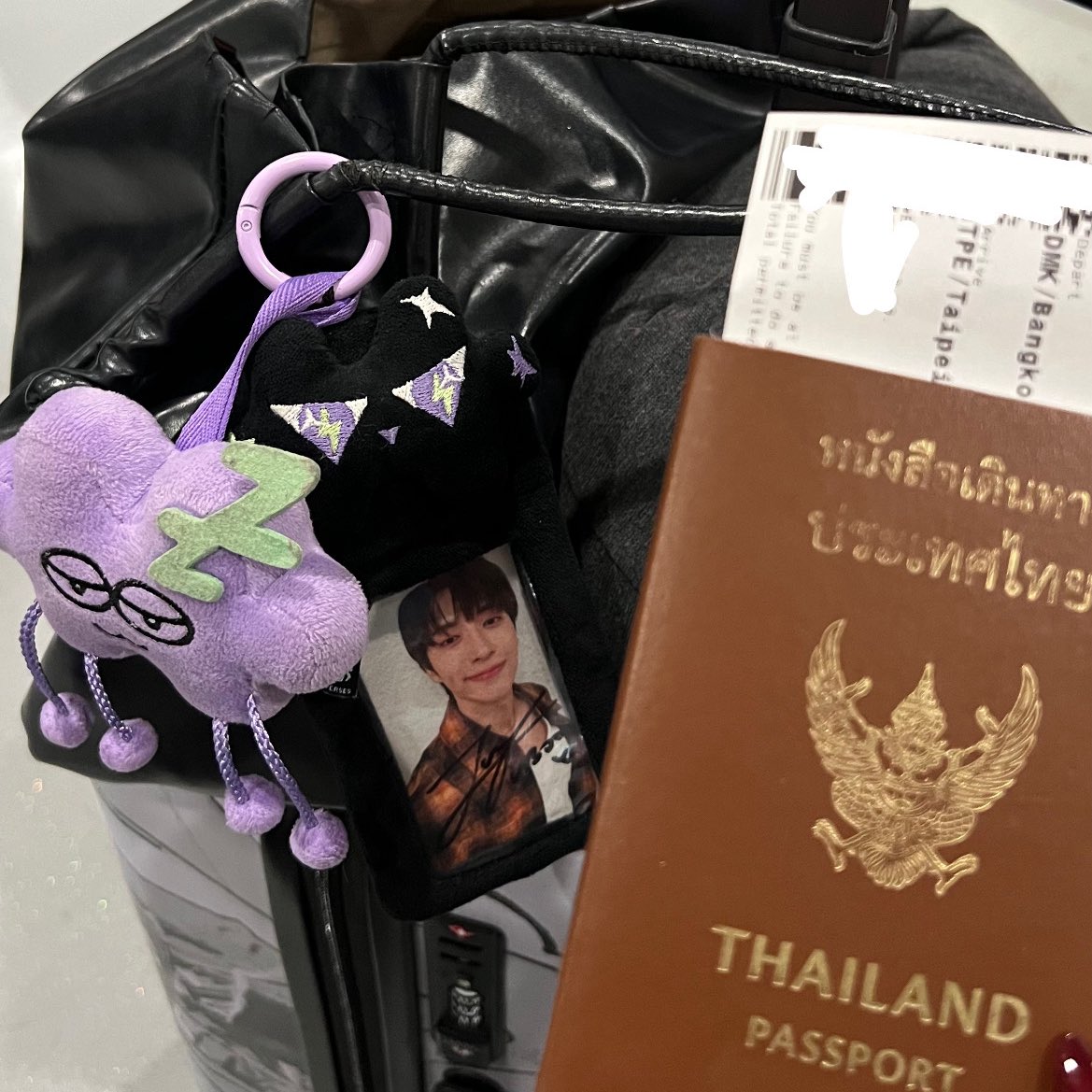 bubblebabe_'s tweet image. ma laew kub ิิ✈️😝💖

( @jungwboo_ )