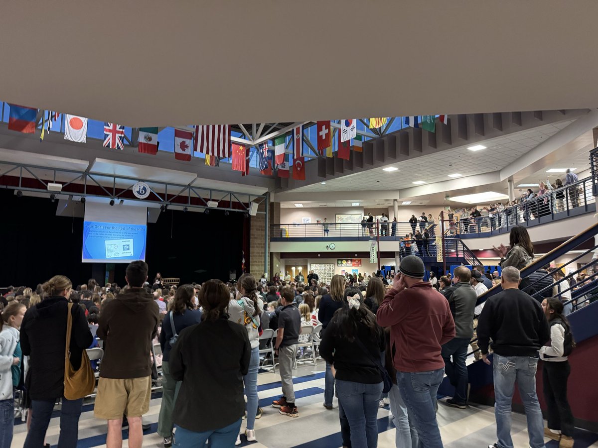 Great Passport to Excellence night to welcome in our future 6th graders. <a href="/RanchViewMS/">RVMS</a> #welcometothepack