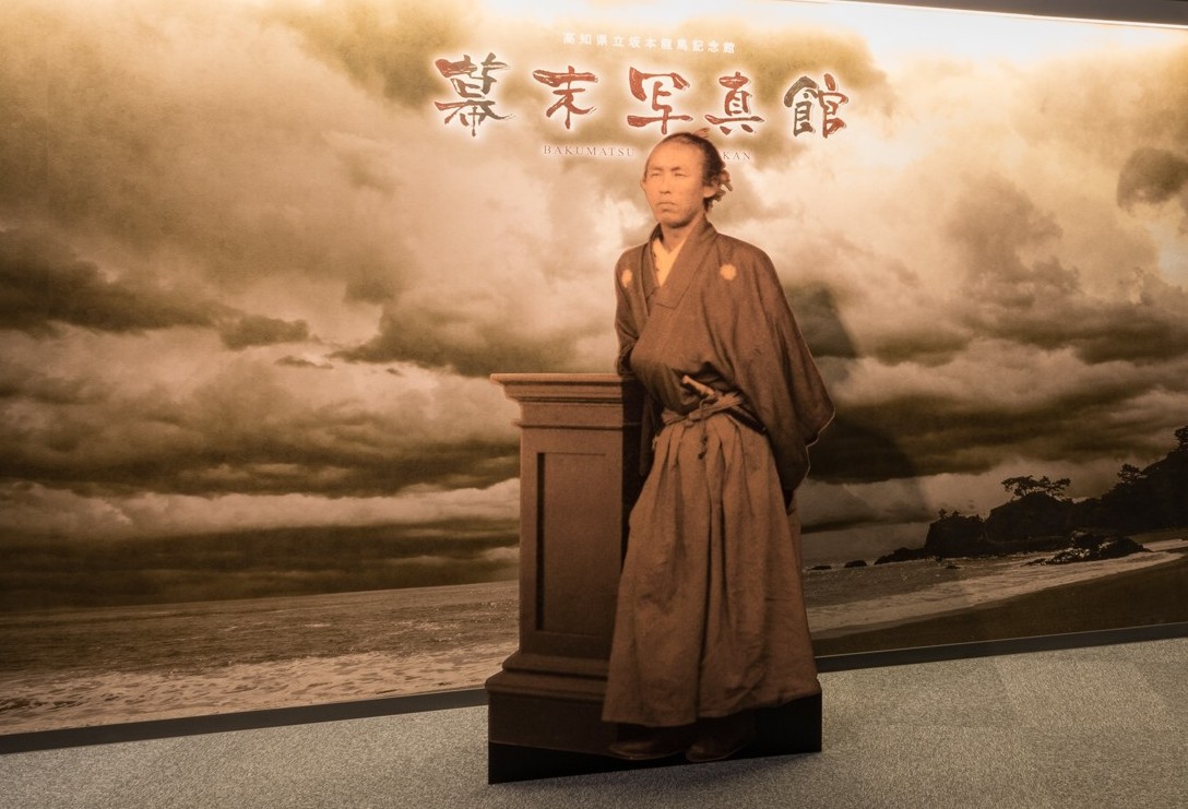 龍馬の肖像写真撮影】 1851年にイギリスで発明された湿板写真は、文久2