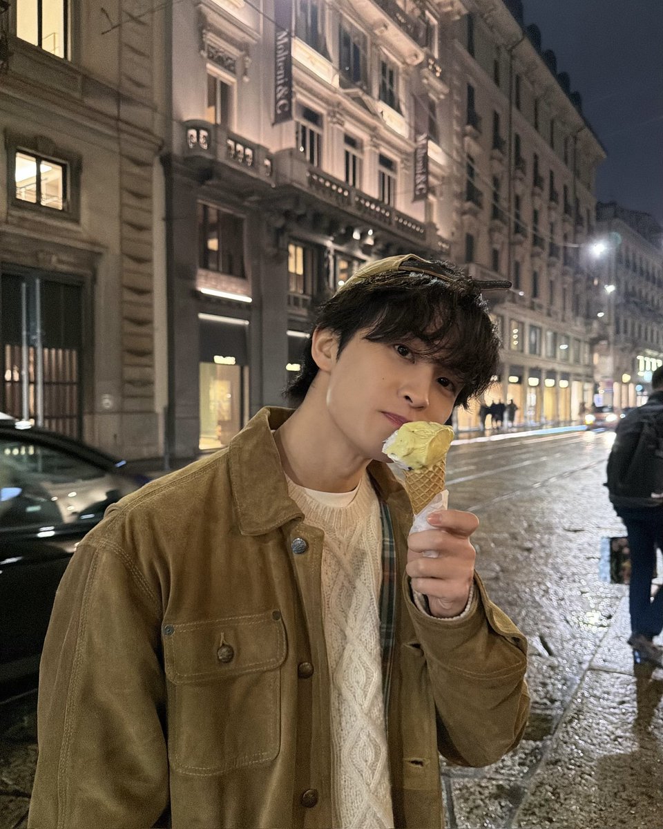 Mau ice cream date sm mark 😔☝