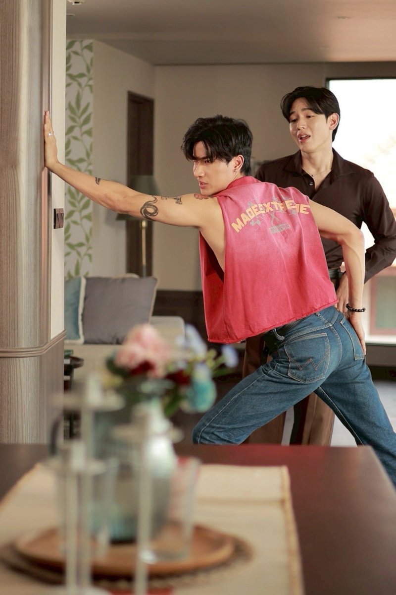 senoritacheek's tweet image. พี่โต้555555555555555555 ยัยณิตพร้อมวีนแยะ555555 #ADogAndAPlane