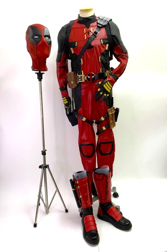 『デッドプール』 フルボディスーツ　ハロウィン　コスプレ用　再現度高め デッドプールの衣装です！ ボディースーツと造形物を融合させる