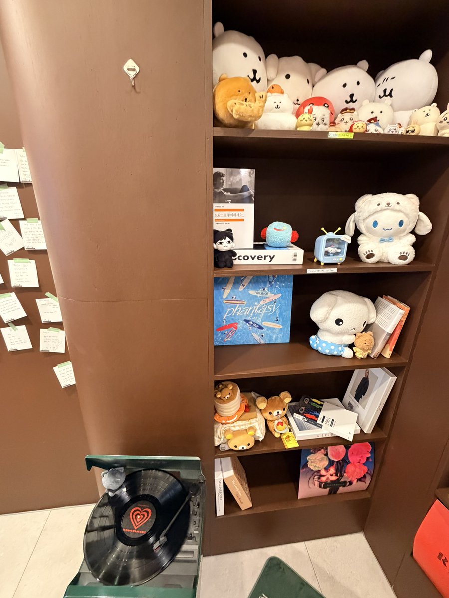 S2Christine_S2's tweet photo. 生日快乐,我人生的主演
#always_be_here
#낭만이_눈에_보이는_순간
#주연 https://t.co/FeniMAQ2xj