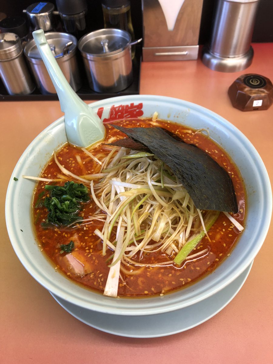 synapticore's tweet image. 明日は当直
学生時代から、ここではコレ一択🍜

中辛
大盛
麺硬め

#ラーメン
#山岡家
