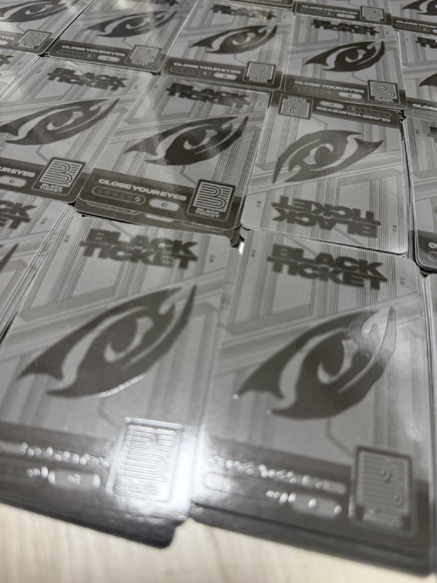 클유아 블랙티켓 양도
첫 막 현장거래도 가능해요
nnn장 남음... 
open.kakao.com/o/snDzau1h
클로즈유어아이즈 closeyoureyes  럭드 콘서트