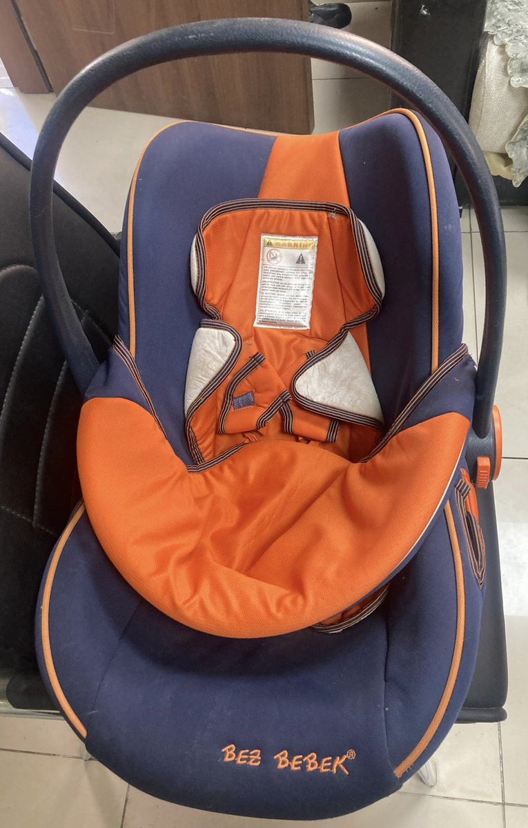 Mahalle Dayanışması

Mahalle sakinlerimizden kıymetli bir abimizin yardım amacıyla getirdiği bebek puseti, mahallemizde yeni doğmuş bir çocuğu olan ihtiyaç sahibi bir ailemize teslim edilmiştir.

Bu hayra vesile olan abimize gönülden teşekkür ediyor, Rabbim hayrını kabul eylesin