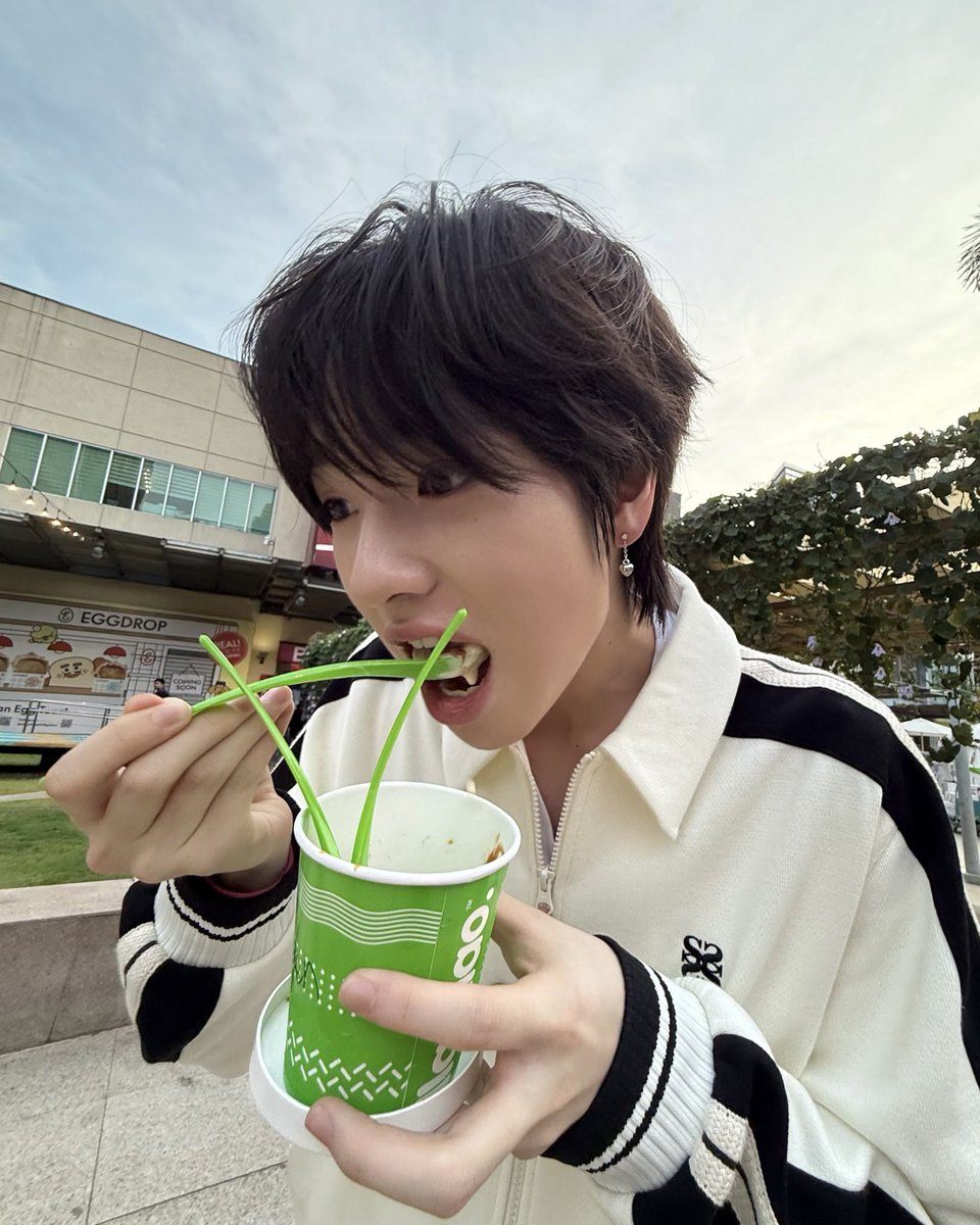 _bbangda's tweet image. 앞니두톨