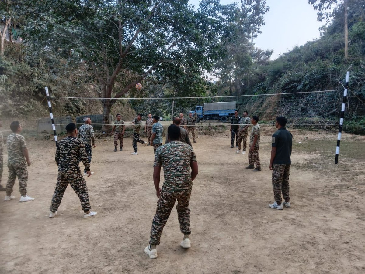 48bnCrpf's tweet photo. Energy shared after duty builds stronger bonds. Evening games at 48 Bn CRPF encouraged agility, teamwork and positive spirit, reinforcing cohesion beyond routine responsibilities. #48BnCRPF #CRPF #EveningGames #Teamwork #ForceWellbeing 🇮🇳 https://t.co/8oDxcohNkw