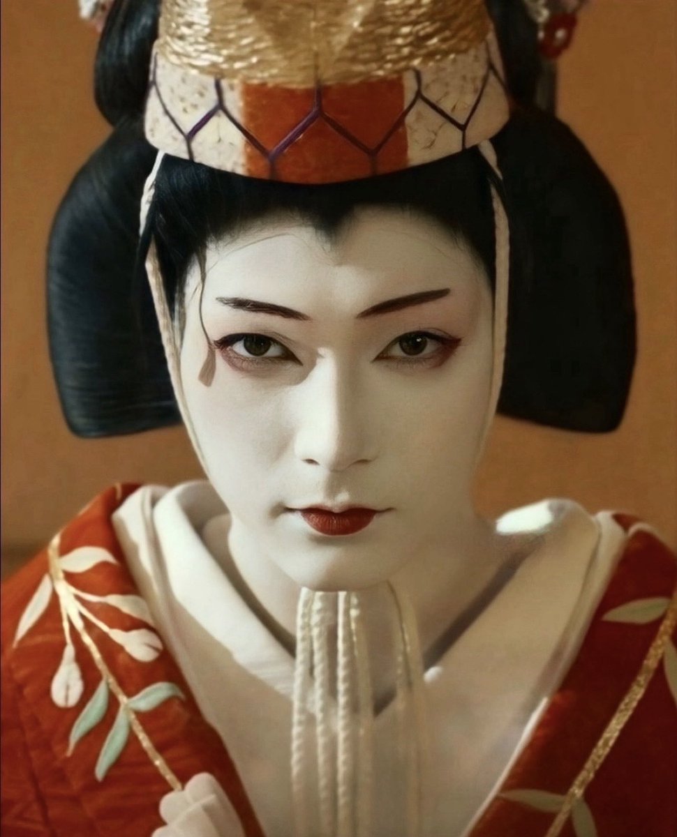 trulysi's tweet image. 아니 진짜 이 사진 한쪽 눈에 안광 없어서 더더욱 가부키 살상 병기 같고 일단 레드가 너무 잘 받음 …… 최애 의상 도죠지일 수밖에 없다