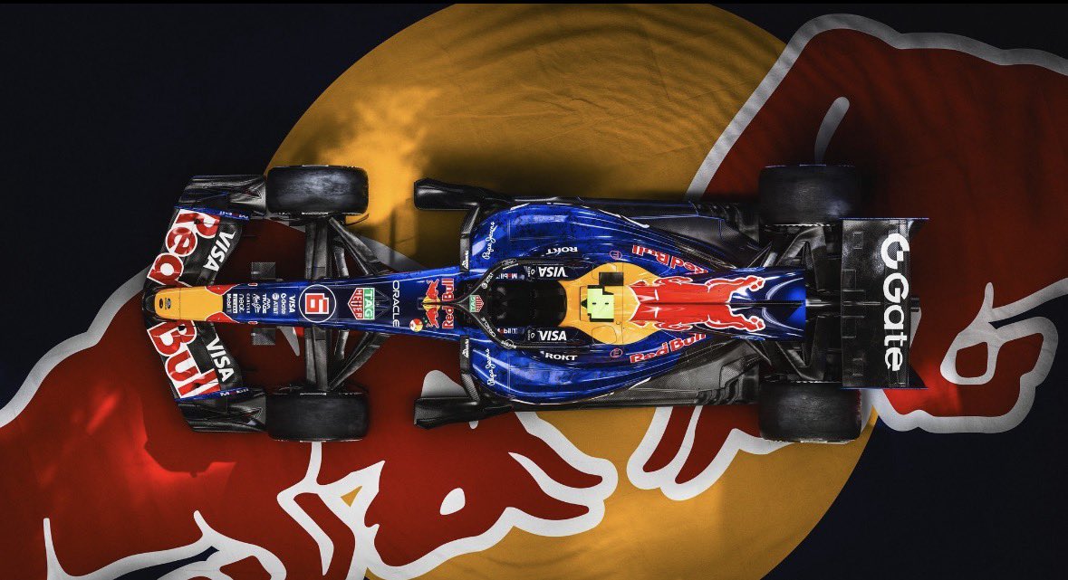 NeumaticoInter's tweet image. ¡La era Red Bull Ford Powertrains ya está aquí! 🔥

Nuevo livery brillante, vibes heritage y el RB22 listo para conquistar 2026.

¿Qué os parece este azul clásico renovado? 😍