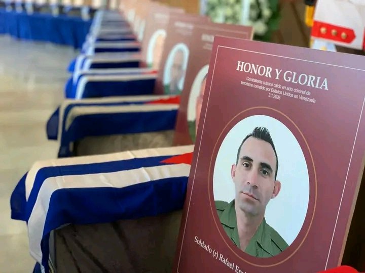 HolguinSi's tweet photo. El pueblo de #HolguínSí le rendirá merecido tributo hoy a sus hijos héroes caídos en el cumplimiento de su deber, en la República de Venezuela ❤🇨🇺🇻🇪. #IzquierdaLatina #HonorYGloria. https://t.co/fNJWPclD67
