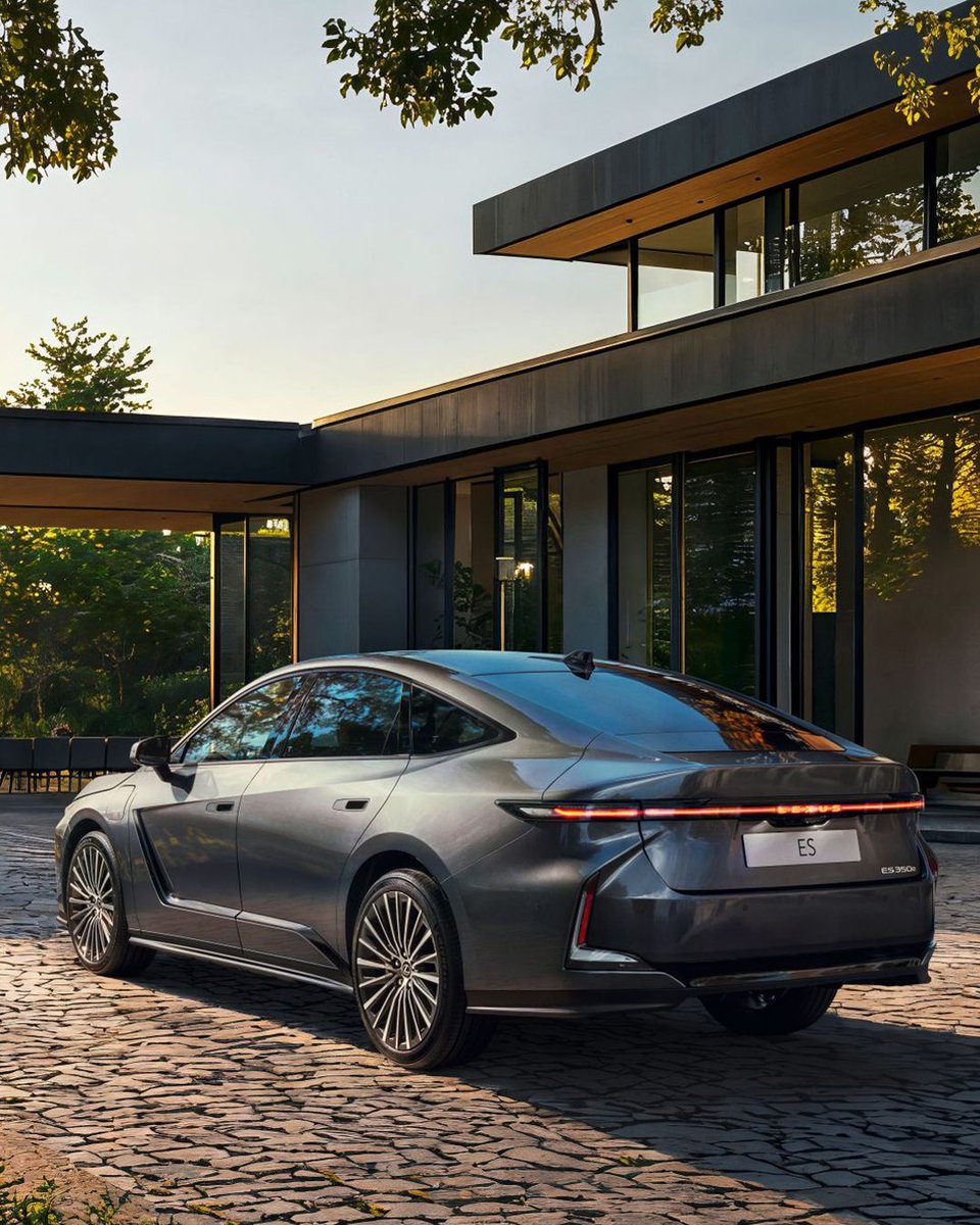Lexus Es Vip Style New Lexus ES — refined luxury for every journey. Crafted to balance ...