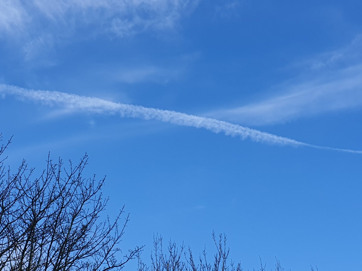 Para9871's tweet image. While @metoffice try to normalise this through
#ClimatePropaganda 
we all see the #ClimateScam around us
#GeoEnginering
Scum of the Earth people.