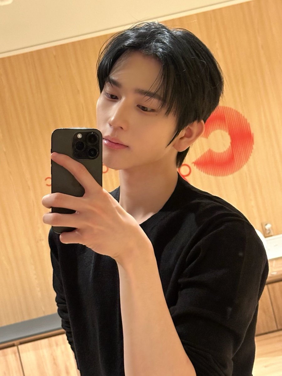 플러팅중❣️

#EPEX #이펙스 #BAEKSEUNG #백승 #백전백승