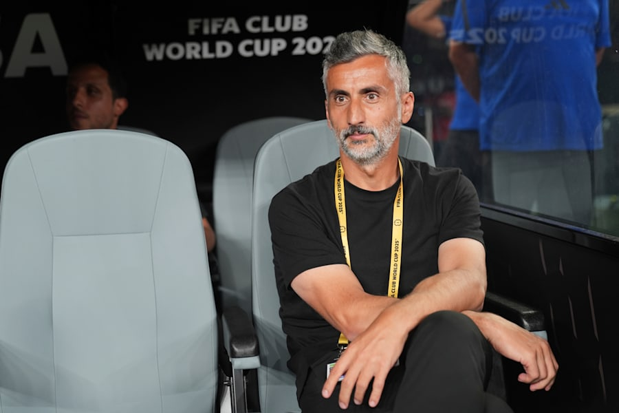 FSS_USC's tweet image. Ryktena, från primärt Expressen och Aftonbladet, säger att José Riveiro inom kort ska skriva på för AIK. 

Låt oss därför presentera honom för er som kanske inte känner till denne spanske tränare.

José Riveiro, 50 år från Vigo, Spanien, representerar en possession-baserad,…