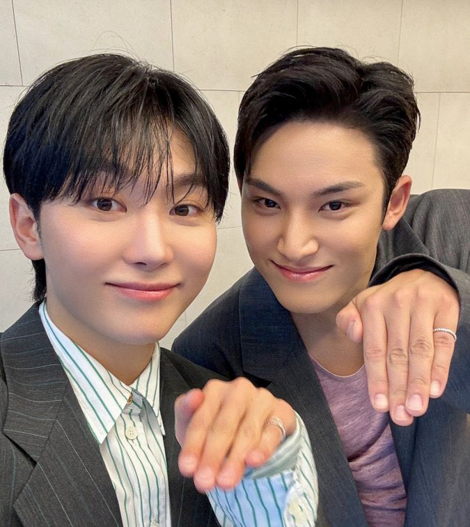 スングァン Happy Birthday㊗️🎉✨

笑顔が素敵で心優しいSEVENTEENのメボぶーちゃん🍊✨
たくさんパワーを分けてくれて、CARATを魅了する綺麗で素敵な歌声を届けてくれてありがとう🥹🧡
素敵な一年になりますように😘💖

#Happy_SEUNGKWAN_Day
#비비디바비디부_모두_이뤄질_승관생일
#Vitamin_BOO_Day