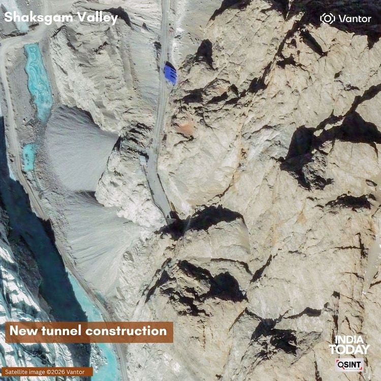 🇨🇳 China's rapid infra-push in Shaksgam Valley, Several of these new sites sit close to India’s Siachen Glacier sector

∆ New roads: All-weather roads extended deep into Shaksgam Valley, 30 KM, nearing Siachen sector

∆ Tunnels: Mountain tunnelling for year-round military