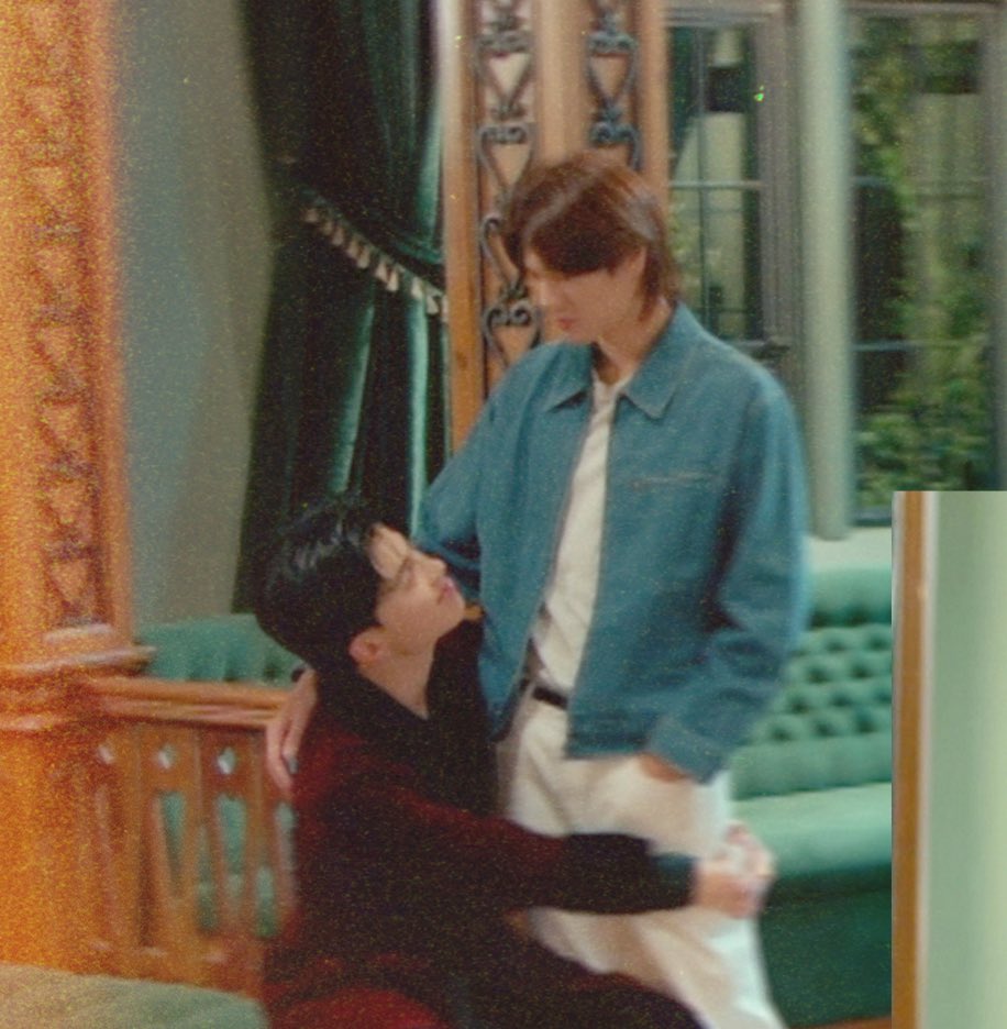 hamburggers's tweet image. คุณธีร์ขี้อ้อนแฟนเค้ามาก เดียวโอบเดียวพิง อิจฉ๊าาาาาาาาา🥹🫳🏻