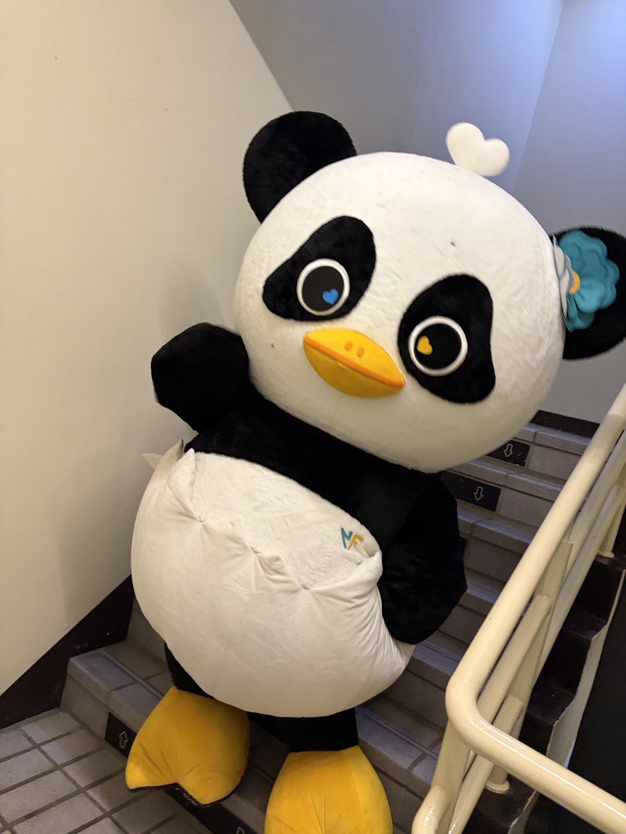 lunar_GMMTV's tweet image. บันไดก้เอานุมั่ยลง เพาะนุจาขึ้น #LUNAR