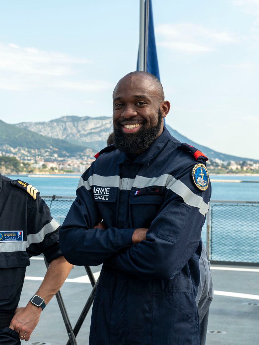 MarineNationale's tweet image. #Cohesion | La force de la Marine, ce sont ses équipages ! 👥⚓ 
Depuis 400 ans, nos marins s'engagent ensemble pour servir la France sur toutes les mers. Cohésion, confiance et esprit d'équipe : les valeurs qui font notre excellence opérationnelle. #400ansMarine