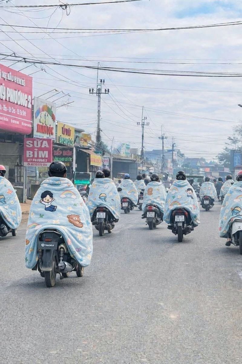 ภาพจำลองเหตุการณ์ถ้าผลิตมีคอนเสิร์ตอีกครั้ง ขอแบบอากาศเย็นๆ บนดอย ฟินสุดๆ 

#เป๊กผลิตโชค #PeckPalitchoke