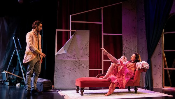 cornabou's tweet image. Crítica teatral: La metamorfosi de la pell. «Venus in fur», de David  Ives. Traducció d'Hèctor Claramunt. Adaptació d'Alfons Casal.  Intèrprets: Uri Guillem i Clàudia Riera. Direcció: Alfons Casal. Sala  Atrium. Pòdcast: tuit.cat/g8Xro o text: tuit.cat/2Kr2f