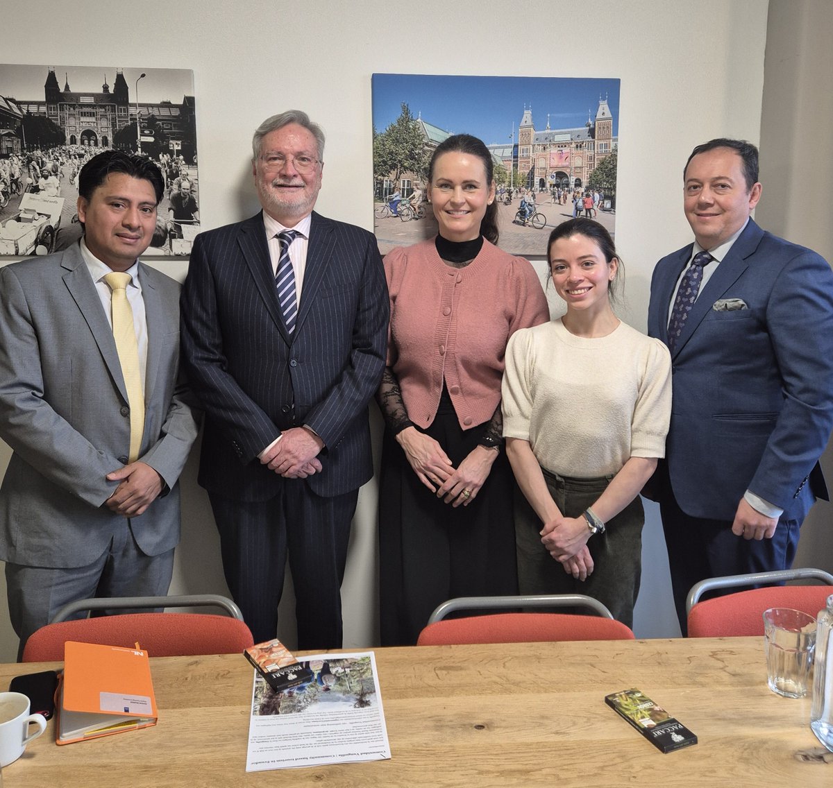 EmbajadaEcuNL's tweet photo. Amb. @AtpTeran held a meeting in Utrecht with the 🇳🇱 #DutchCyclingEmbassy to explore cooperation opportunities on sustainable mobility and cycling policies.
Working towards more sustainable cities.
🇪🇨🌎🚲
#SustainableMobility #IntCooperation #cycling @CancilleriaEc https://t.co/MrS2tdvWRd