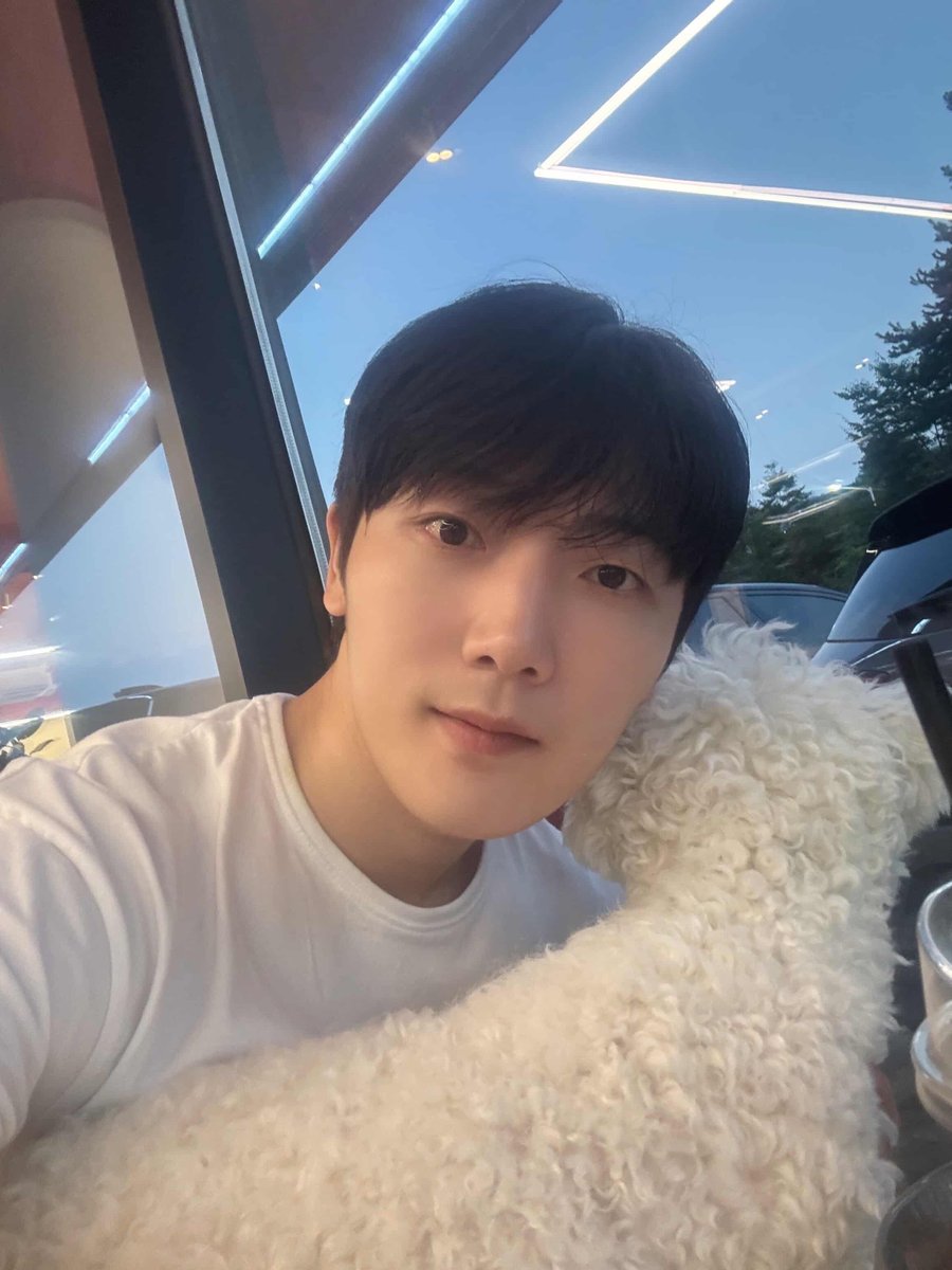 POLARIZED2JH's tweet photo. MONGGUEL AND HIS PAPA!!!! https://t.co/Myil10jnTG