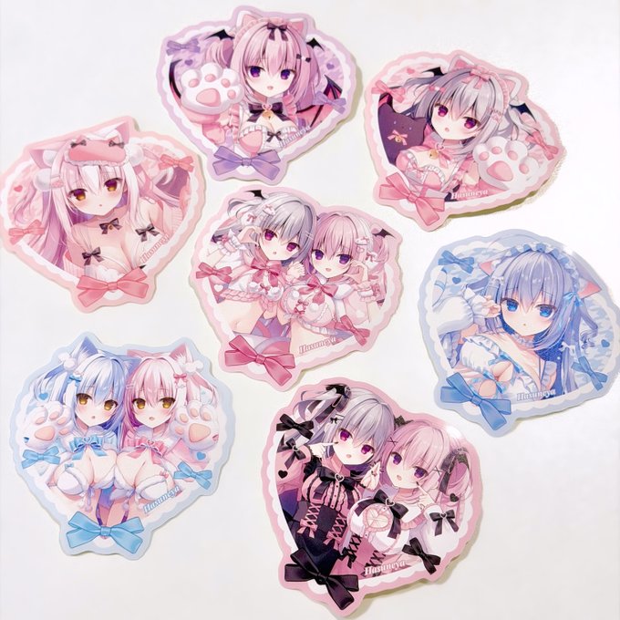 こみトレ抽選会参加賞のステッカーです🤍
スマホの裏にちょうど収まるサイズで作りました! 