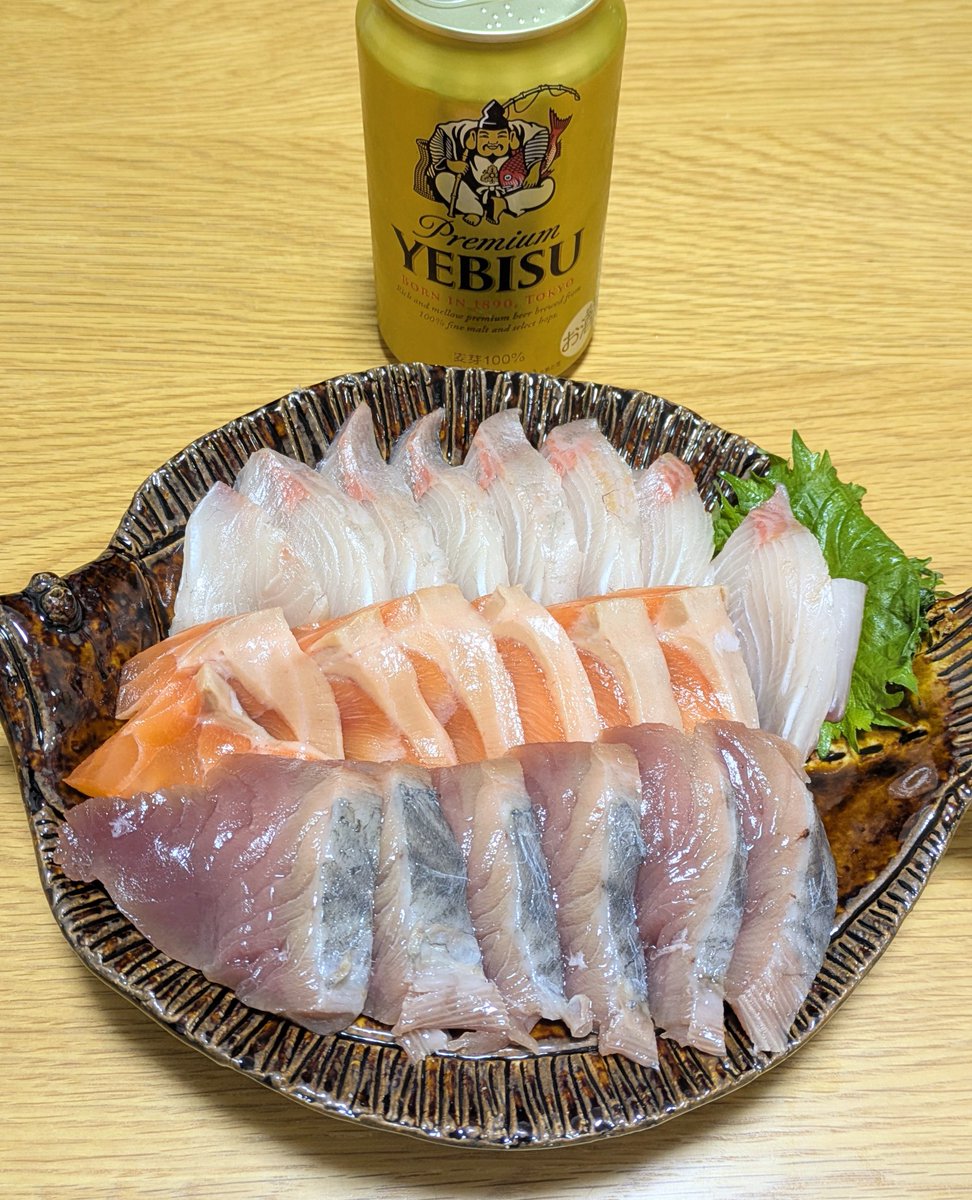 mk_want's tweet image. 友達いないので家で刺身パーティー