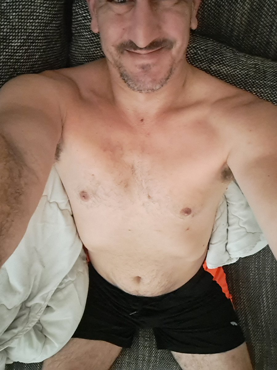 Kam110880's tweet photo. Bonjour, ร toutes et ร tous passez un excellent #vendreditorse #NY44 #Y44 @JBambassadeur RT apprรฉciรฉ et commentaires aussi bon courage aux personnes qui travaillent https://t.co/QBR9w6v34c